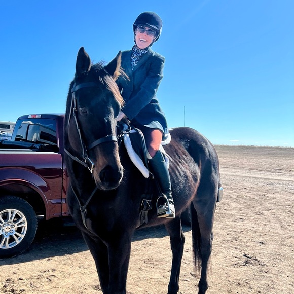 Meet your Posher, Meghan - Picture 3 of 4